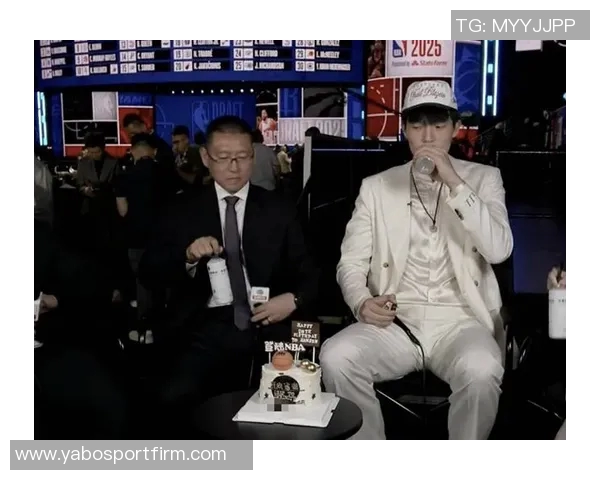 杨瀚森谈夏普和卡马拉：为兄弟们获得丰厚合同感到由衷高兴